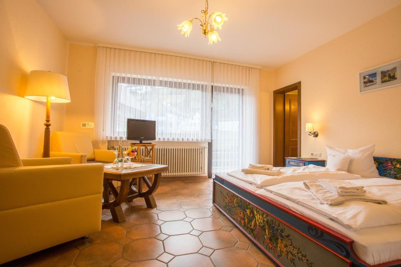Hotel Hirsch Bad Peterstal-Griesbach Esterno foto